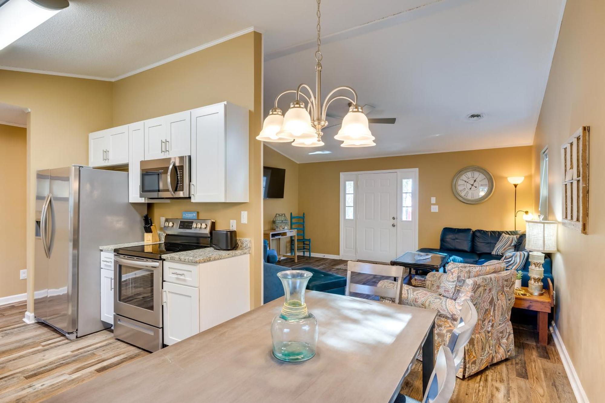 Lovely Emerald Isle Home, Walk To Beach! Exterior photo