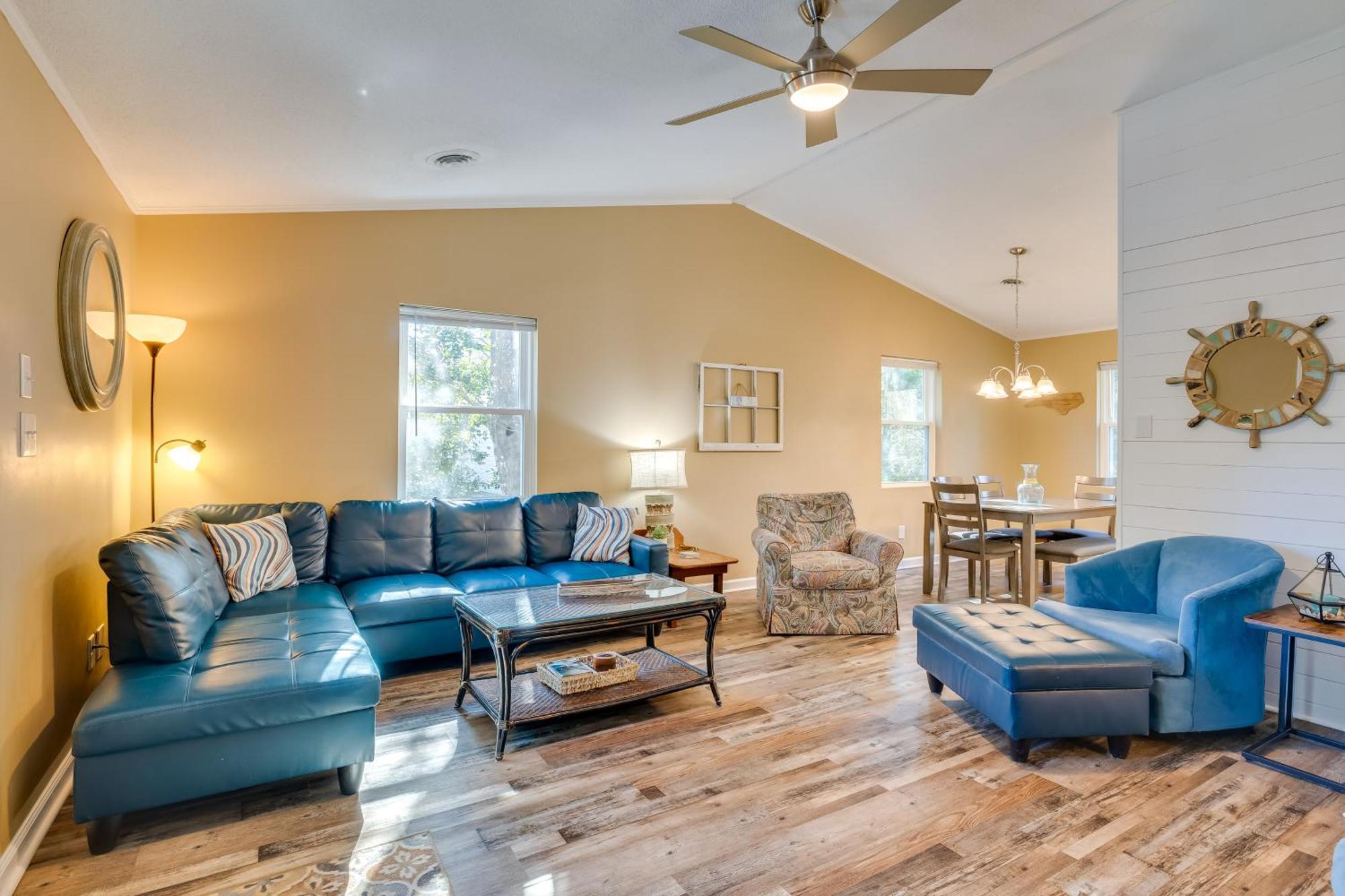 Lovely Emerald Isle Home, Walk To Beach! Exterior photo